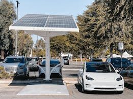 Electric vehicle charging station